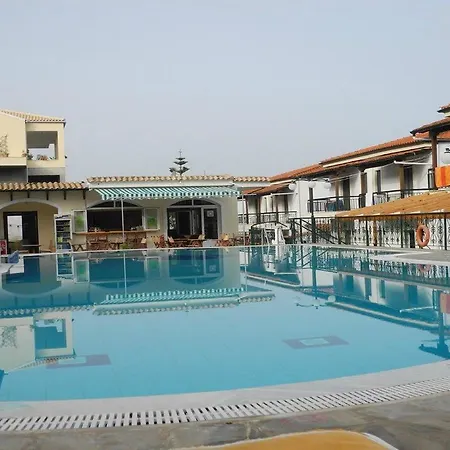 Ξενοδοχείο με διαμερίσματα Corifo Village Αχαράβη