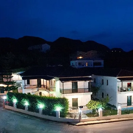 Ξενοδοχείο με διαμερίσματα Corifo Village Αχαράβη